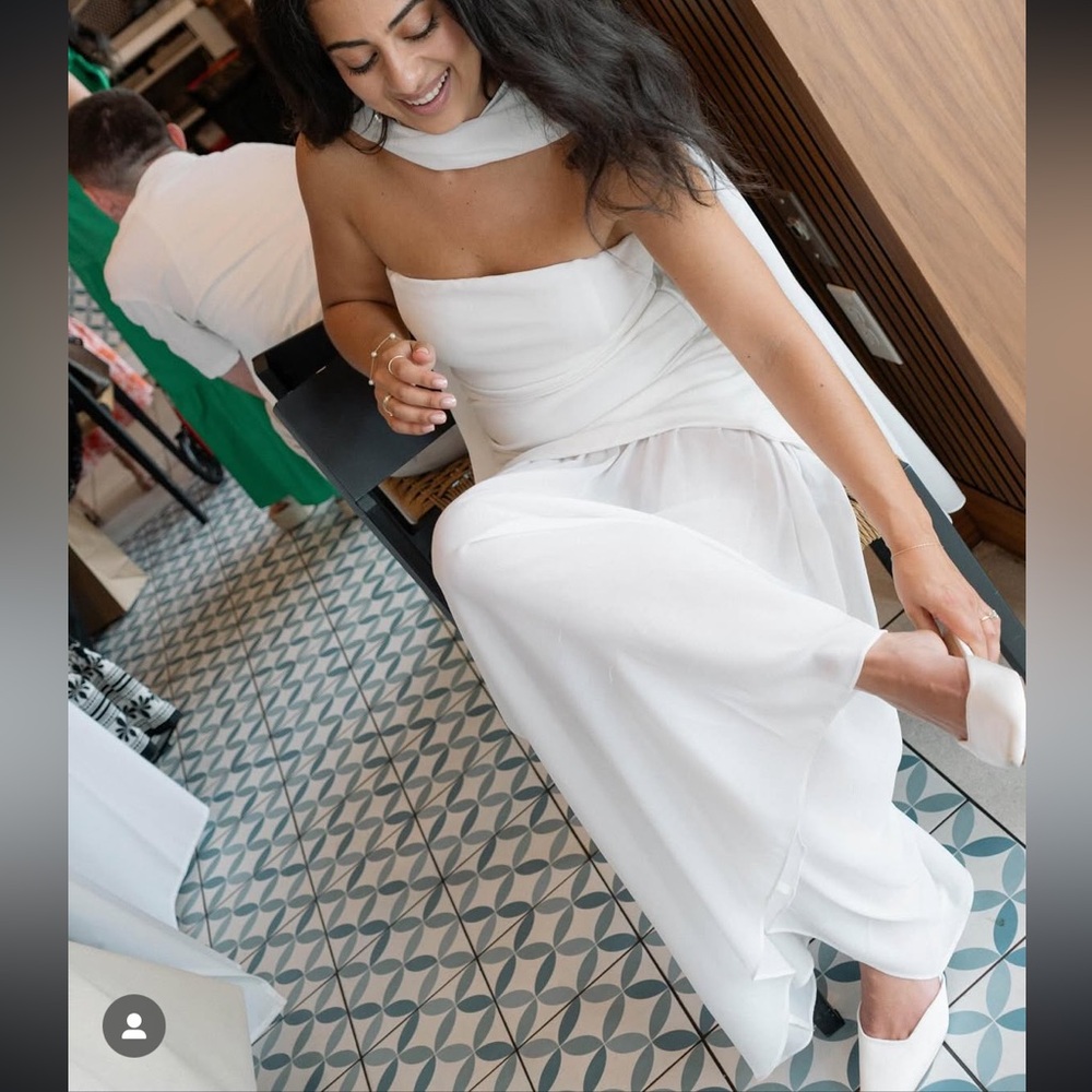 Elegant White Strapless Dress